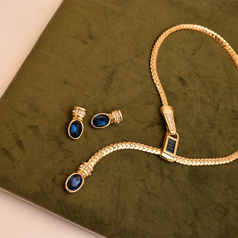 Midnight Azure 18K Gold Y-Shaped Sapphire Set
